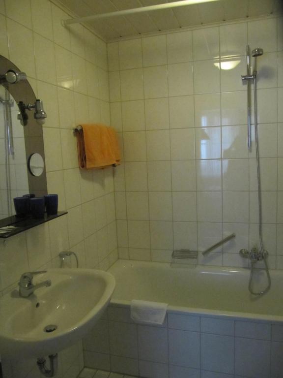 Hotel Gasthaus Assenmacher Altenahr Zimmer foto